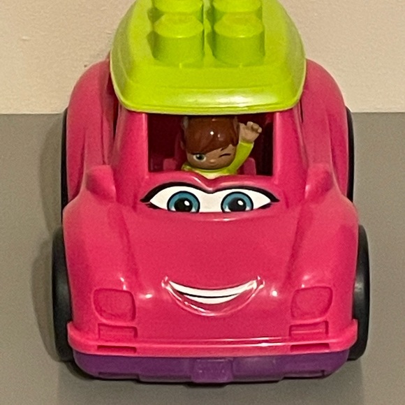 Mega Bloks Fisher-Price Scooping Wagon + Convertible Car Set - Picture 2 of 6